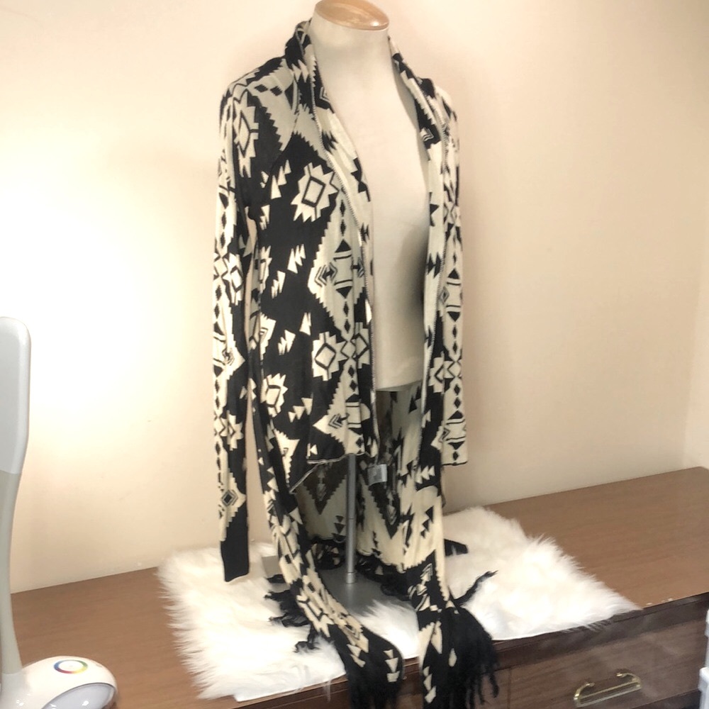 Love & Liberty Geometric DesignLong Cardigan With Frills
